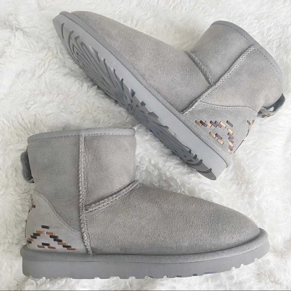 UGG Classic Mini Rustic Weave Boots Ash Gray Suede Sheepskin Size 7